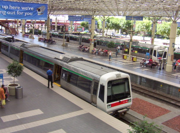 https://www.wikiwand.com/en/Perth_railway_station
